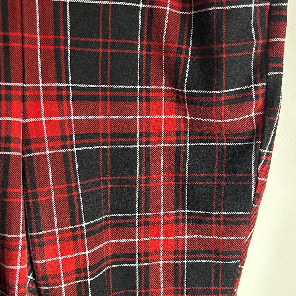 Torrid Red and Black Plaid Pull on Pocket Pixie Leggings - Picture 9 of 10